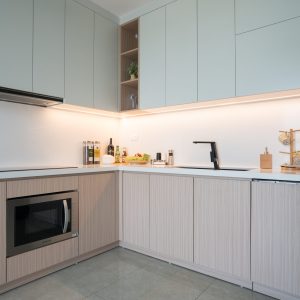 Tủ bếp lõi MDF, Tủ trên Laminate - Tủ dưới Melamine CN11
