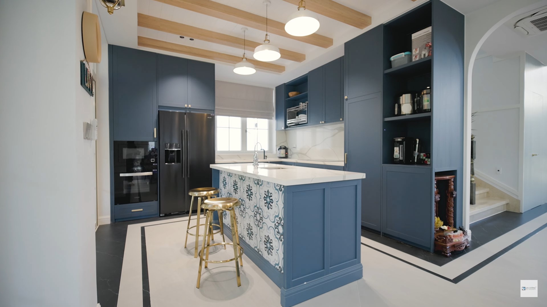 Tủ bếp inox cao cấp chống nước - Cánh Lacque Laminate TI4